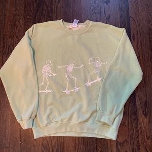 s/m urban outfitters green skeleton sweatshirt